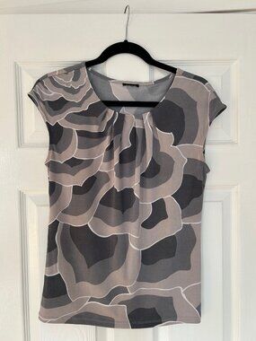 Ann Taylor Abstract Floral Blouse Neutral Taupe Gray Cap Sleeve Top Size S